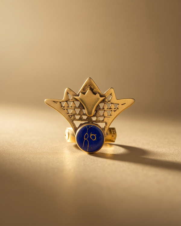 Vintage Gold-Tone Art Deco Crown Ring – Lapis Blue Stone Accent