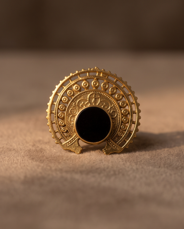 Vintage Antique Gold Black Onyx Statement Ring – Sunburst Textured Design