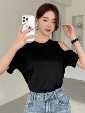 Black Cold-Shoulder Oversized T-Shirt — Cut-Out Shoulder Basic Tee
