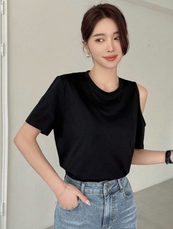 Black Cold-Shoulder Oversized T-Shirt — Cut-Out Shoulder Basic Tee