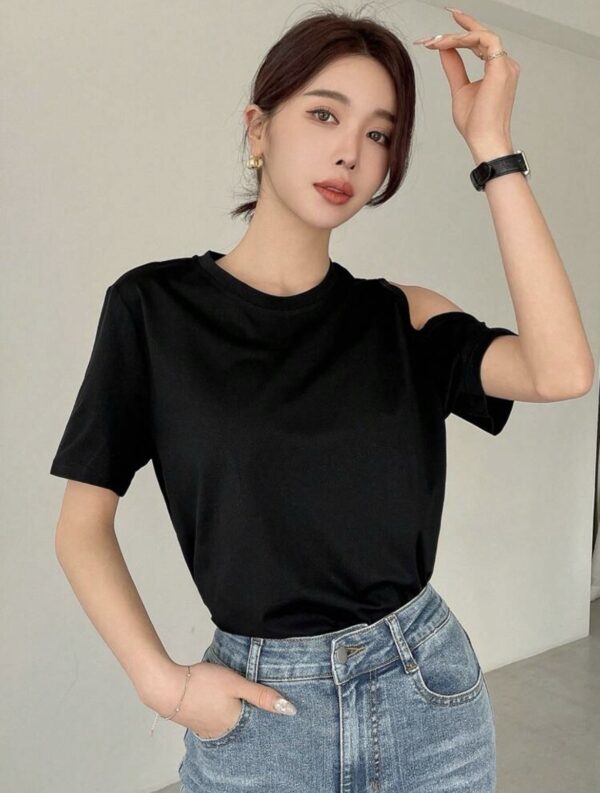 Black Cold-Shoulder Oversized T-Shirt — Cut-Out Shoulder Basic Tee