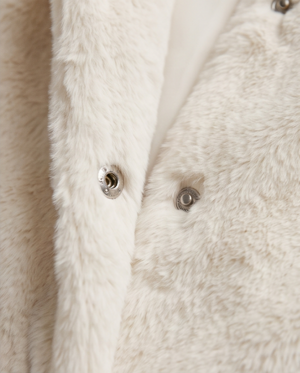 Stradivarius Faux Fur Collarless Coat – Cream/Ivory, M
